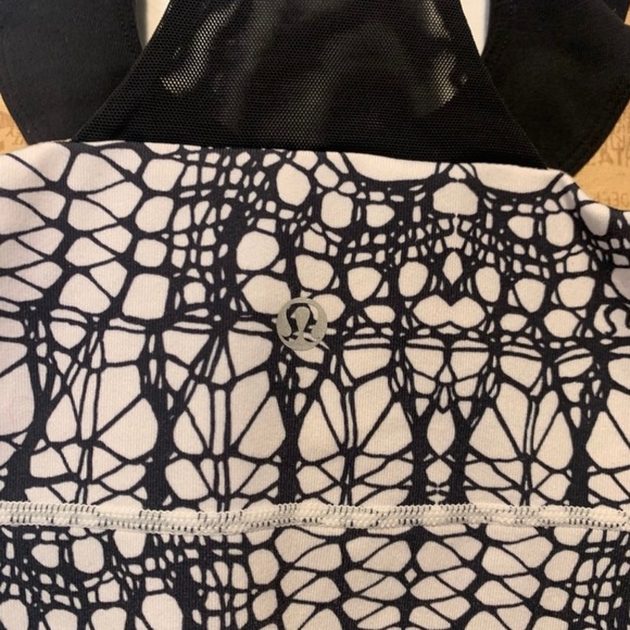 CLEARANCE! Lululemon Scoop Neck Tank White Black Glacier Lace / Black Size:4 - Picture 5 of 8